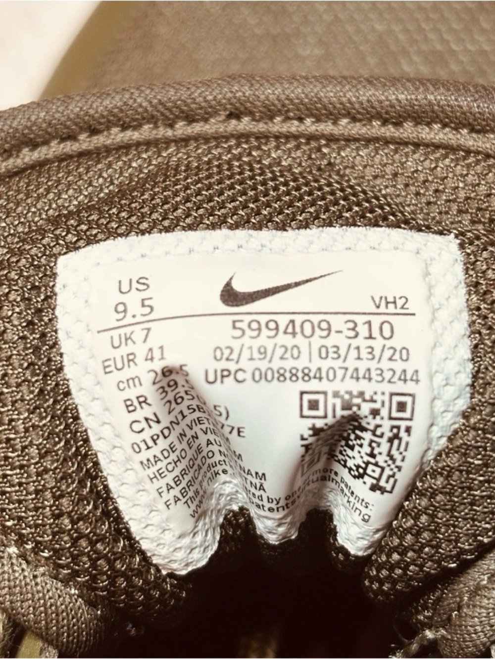Nike Women’s Air Max Thea Olive and White Athletic Sneakers Lightweight Comfy - Picture 5 of 5